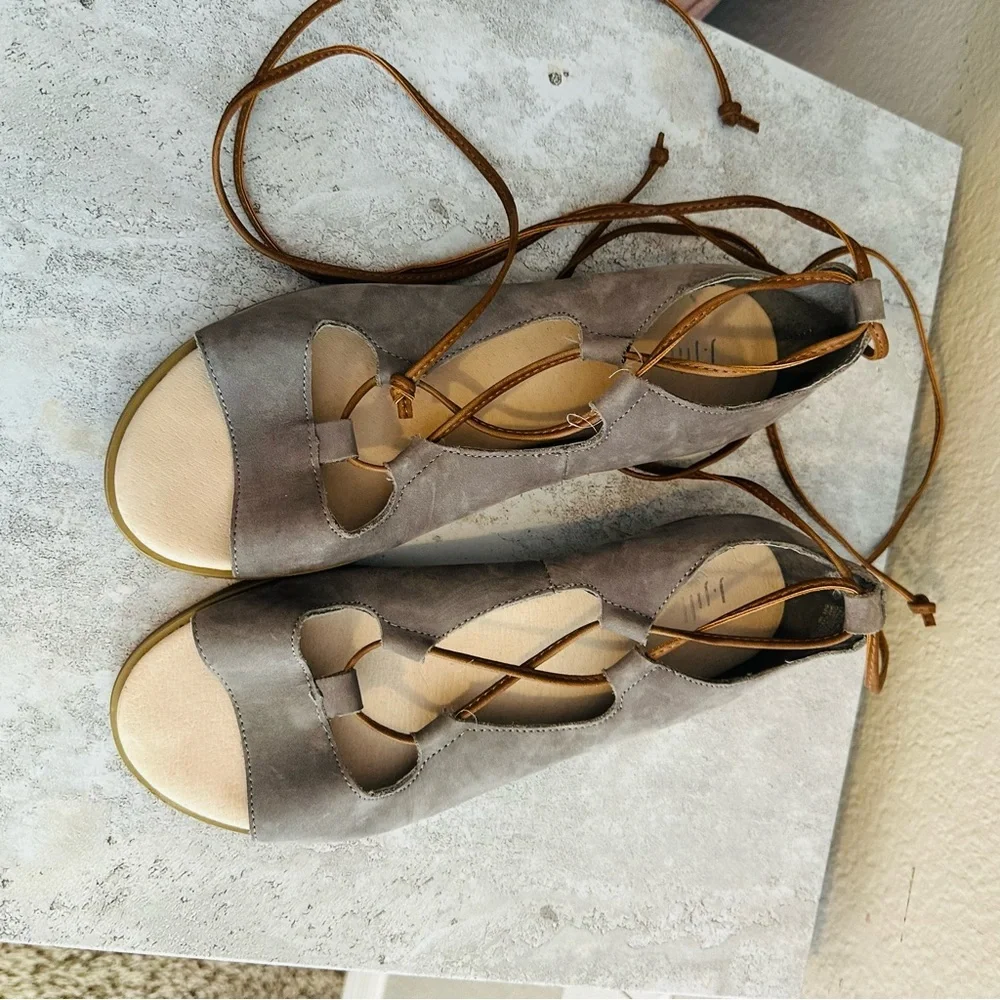 J. Jill Gray Suede Sandals with Leather Ankle Strap Women’s Size 8 - Picture 2 of 10